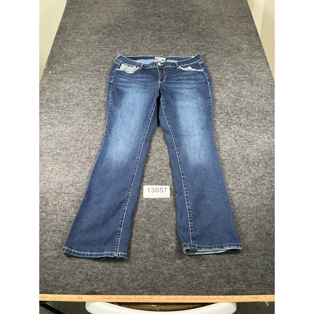 EST. 1946 Denim Curvy Jeans Womens 16W Blue Denim Stretch Embroidered Pockets